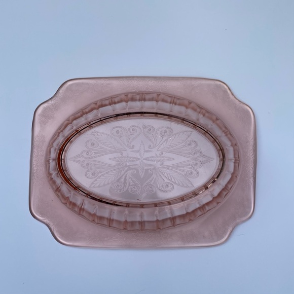 Pink rectangular depression glass bowl, flowers etched along rim and base VTG - Picture 2 of 6